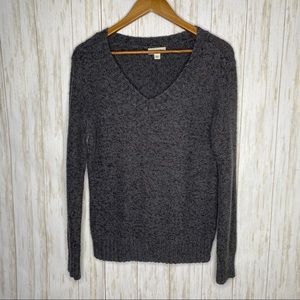 🍋 St. Johns Bay Gray V-neck sweater Large